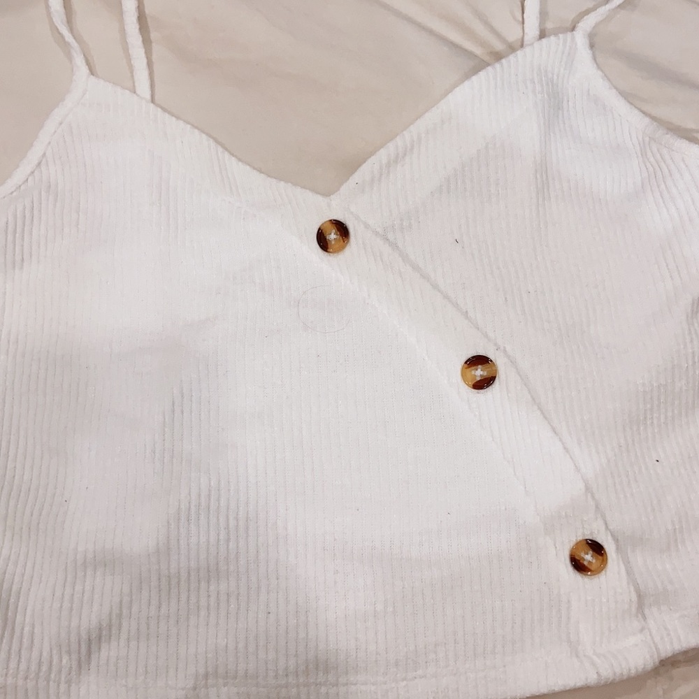 Button crop top